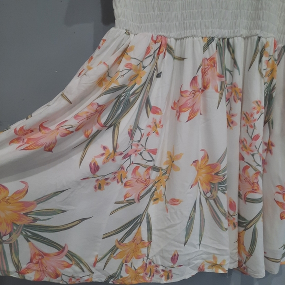 Nwt Torrid floral dress - Picture 5 of 8